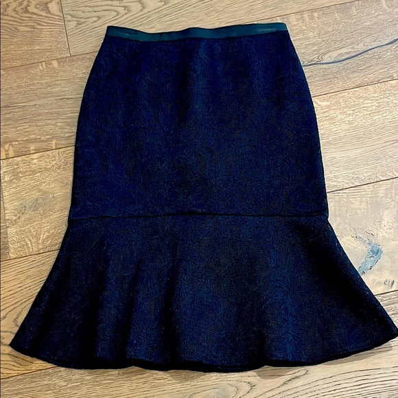 BCBG MaxAzria Black Lace Ruffled Trumpet Midi Skirt Size 2 - Picture 1 of 6